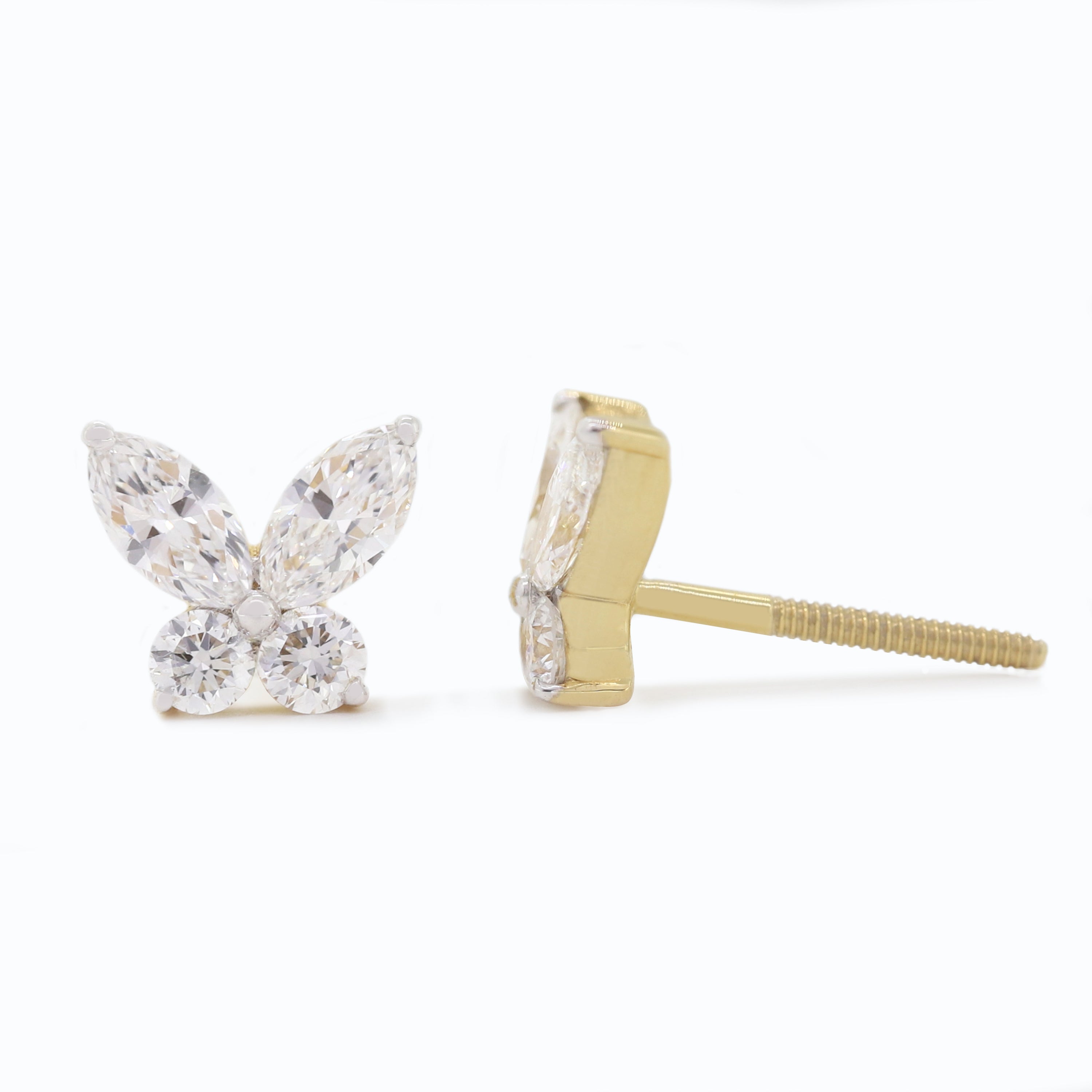 Sparkling Grace – Diamond Stud Earrings