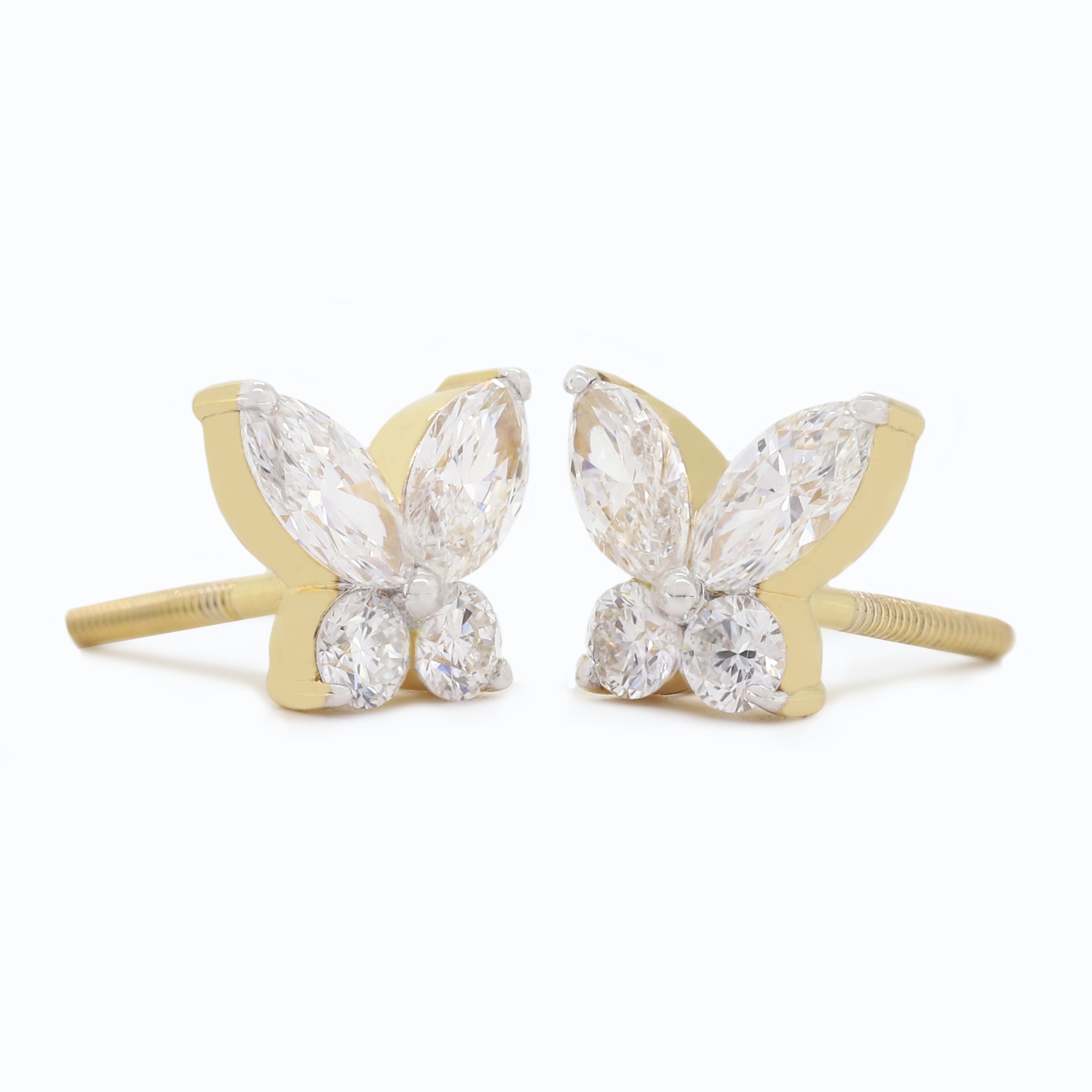 Sparkling Grace – Diamond Stud Earrings