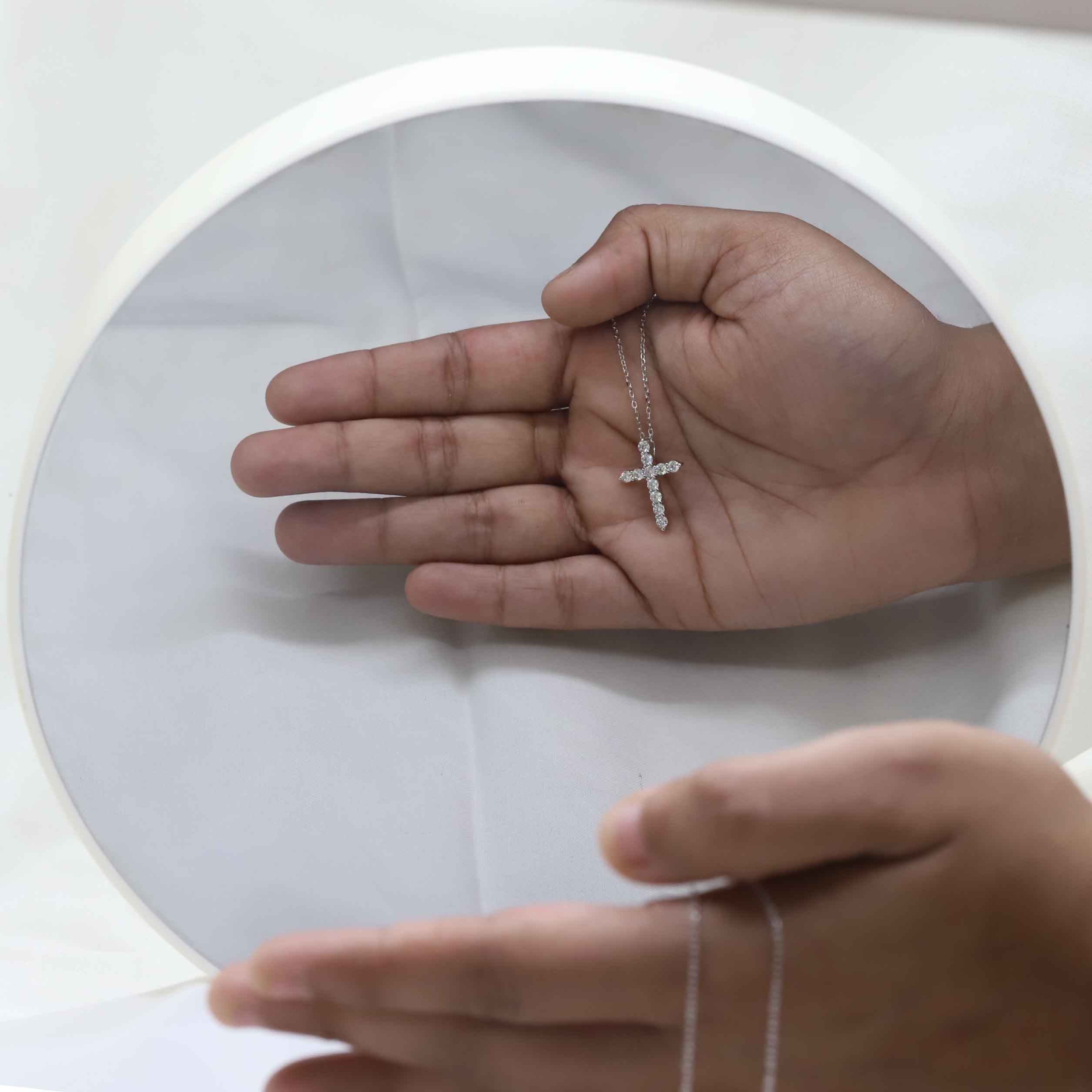 Pure Glow Round Diamond Pendant in White Gold