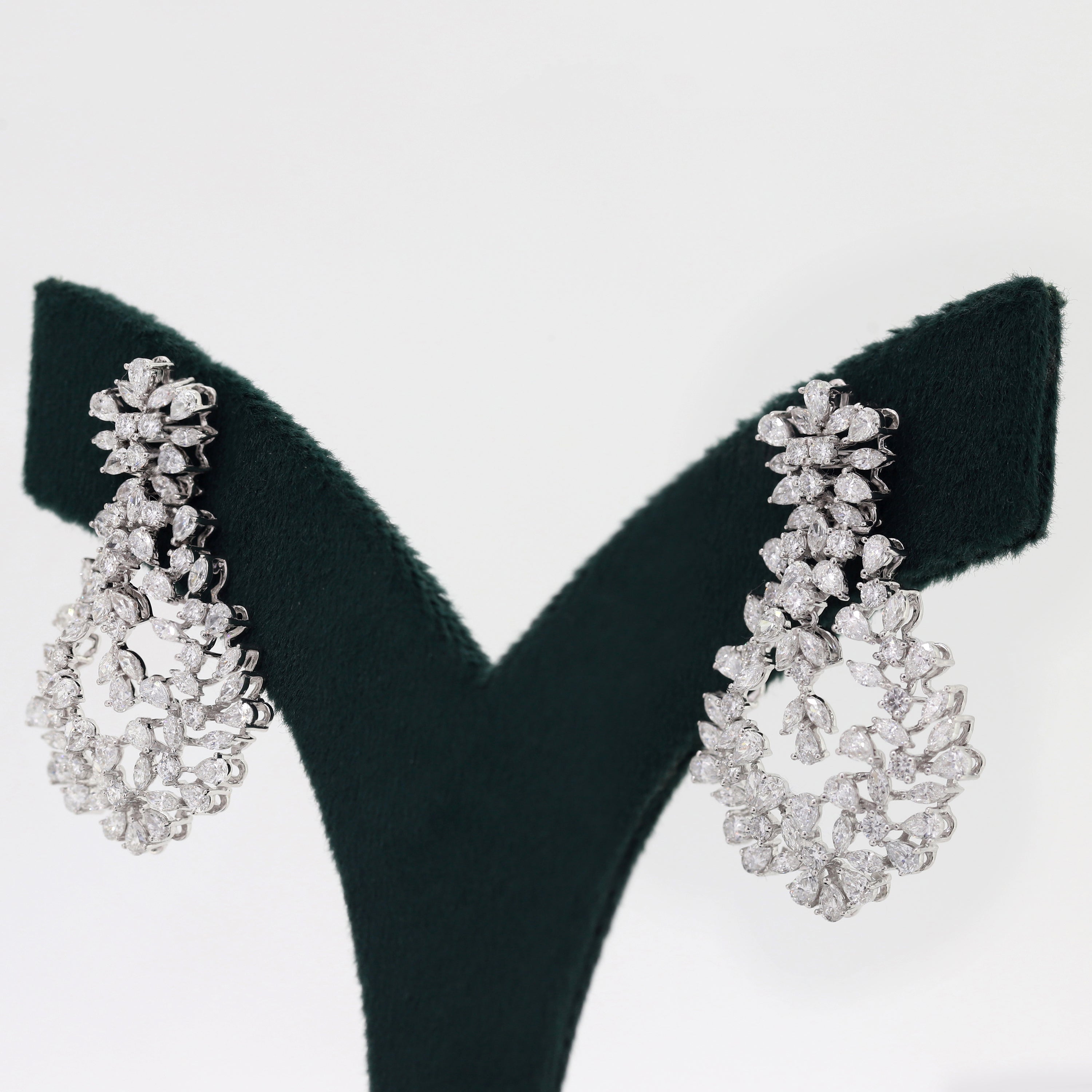 Brilliant Essence – Diamond Earrings