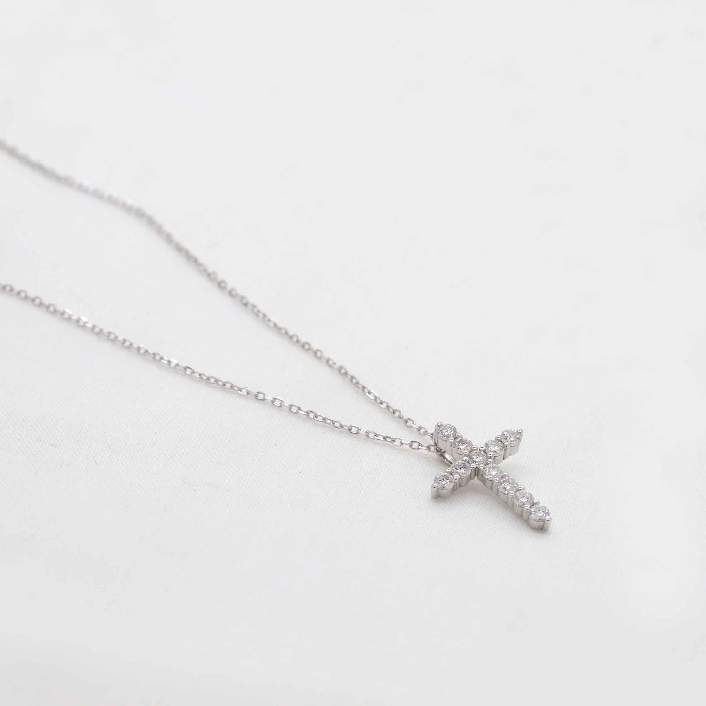 Pure Glow Round Diamond Pendant in White Gold