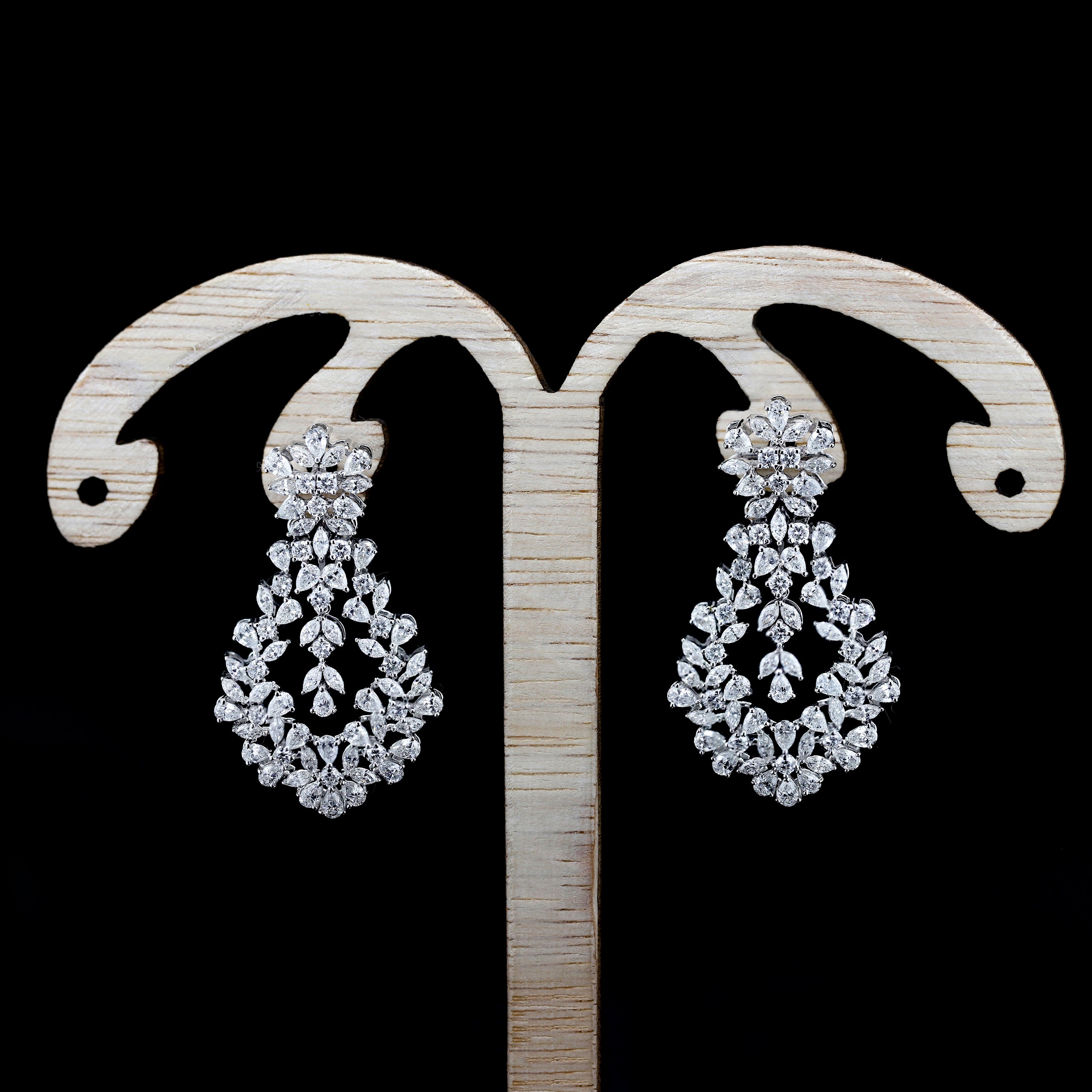 Brilliant Essence – Diamond Earrings