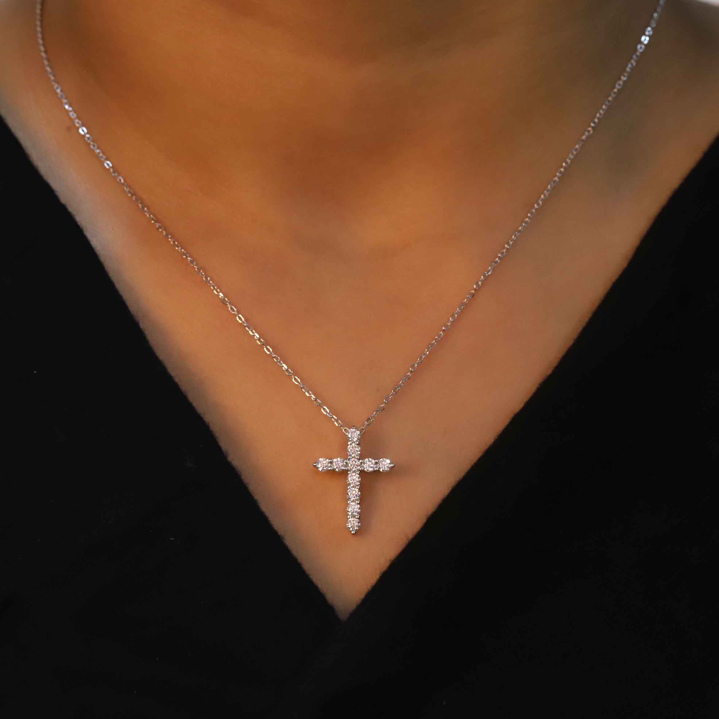 Pure Glow Round Diamond Pendant in White Gold