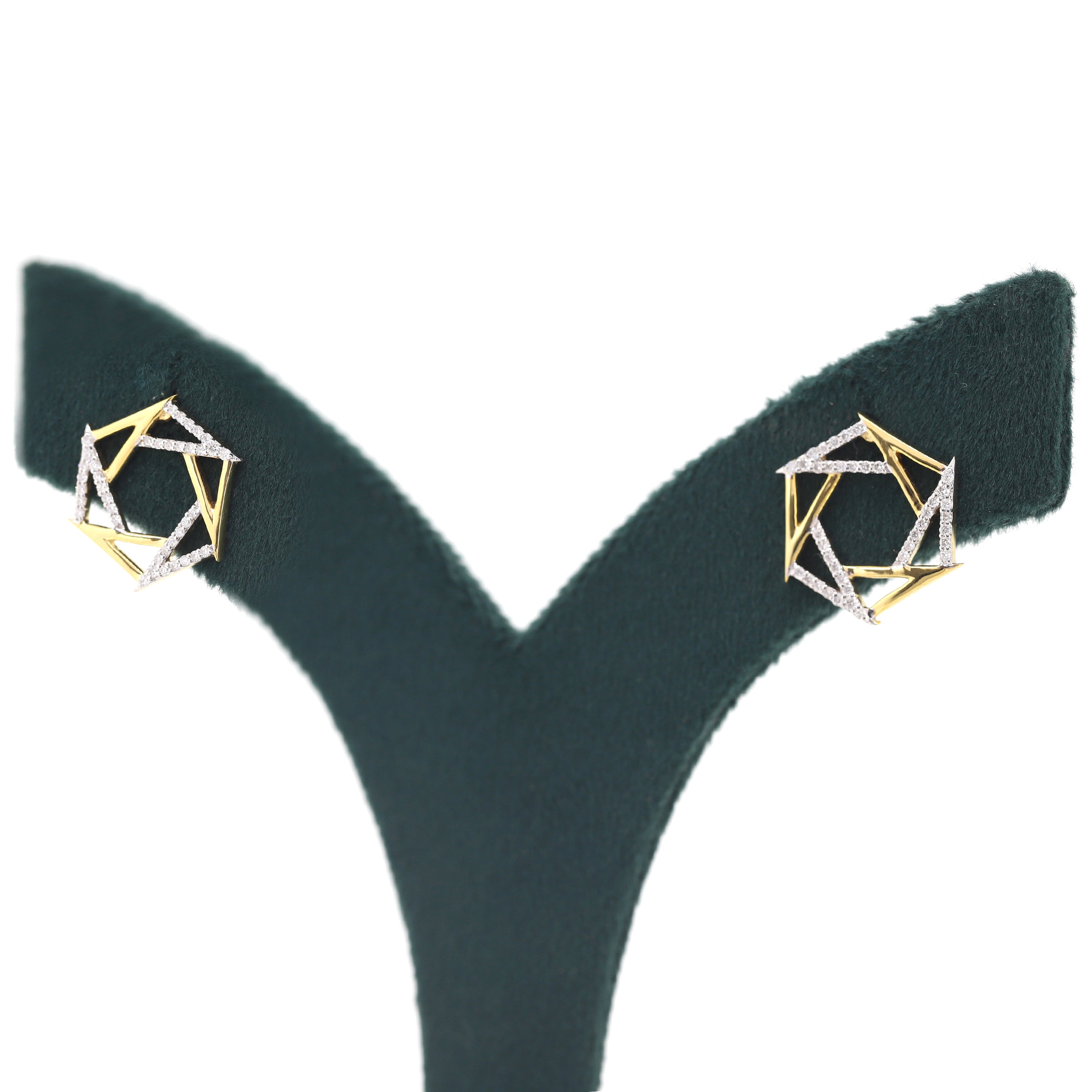 Dazzling Bloom – Yellow Gold Cluster Diamond Jewelry Set