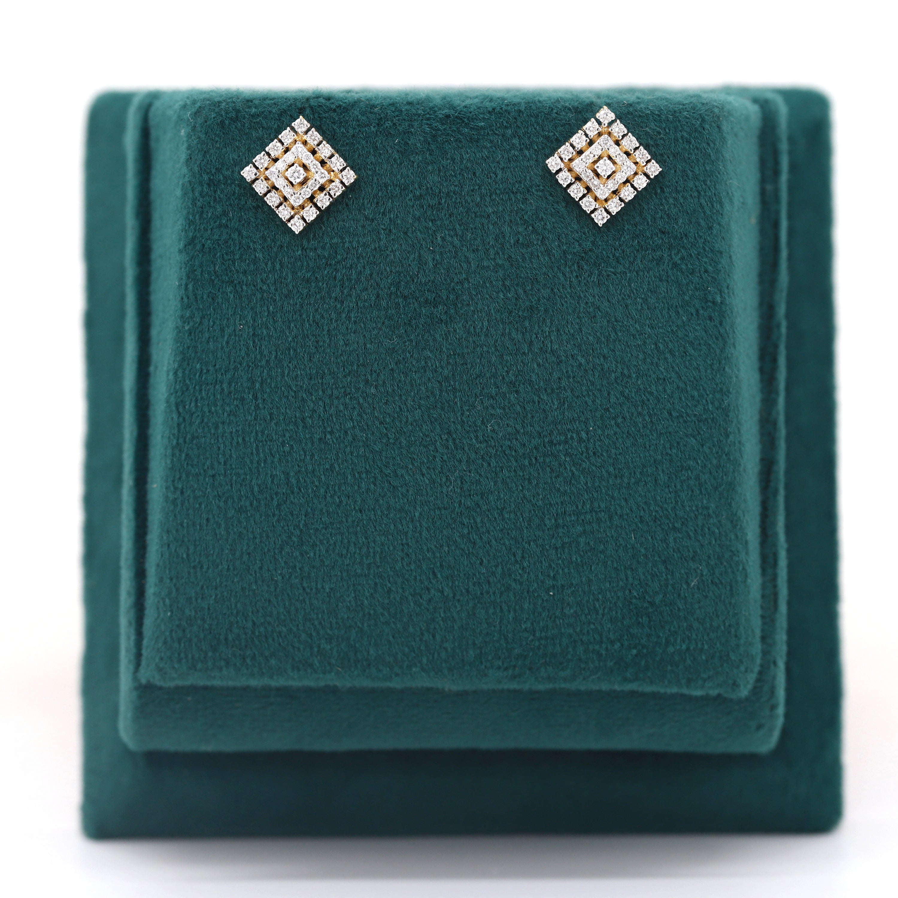 Golden Bloom Round Diamond Pendant with Earrings Set