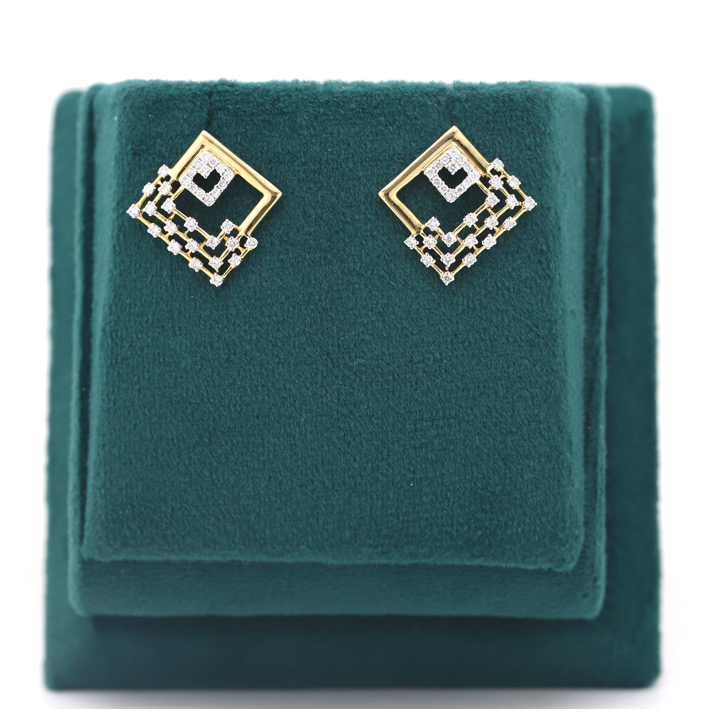 Geometric Floral Fusion – Yellow Gold Round Diamond Jewelry Set