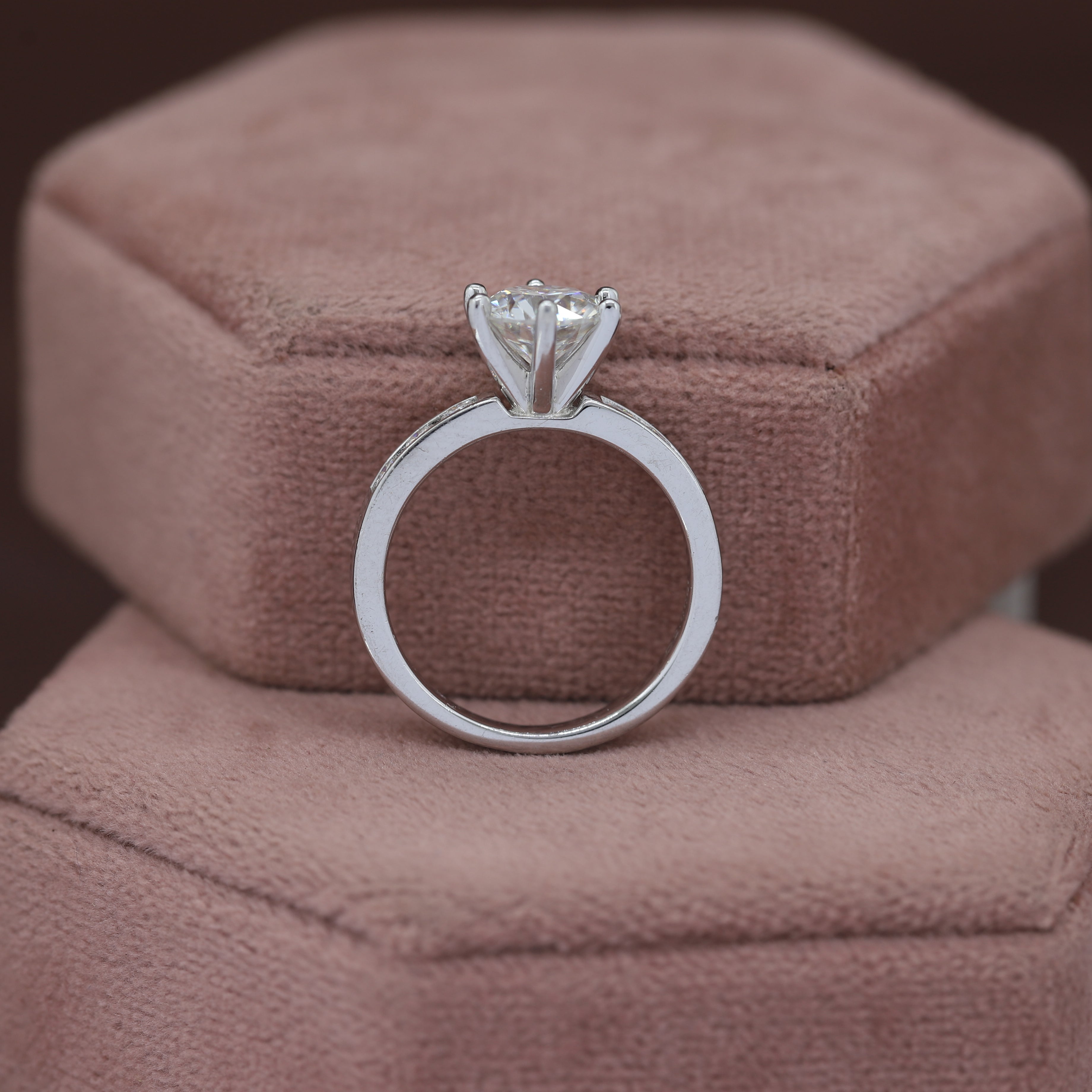 The One Ring – Round White Gold Diamond Ring