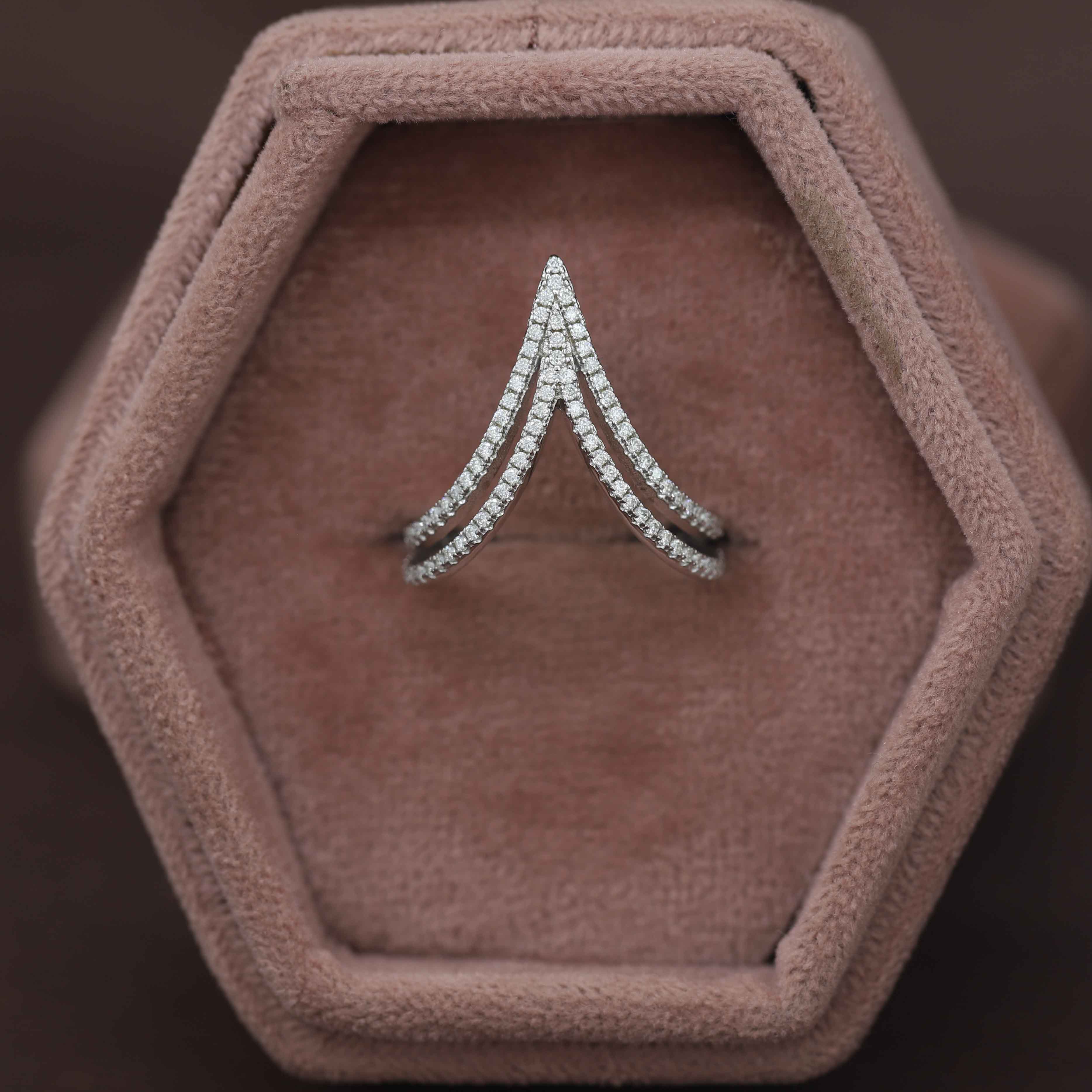 Forever Starts Here – White Gold Band with Rund Diamond