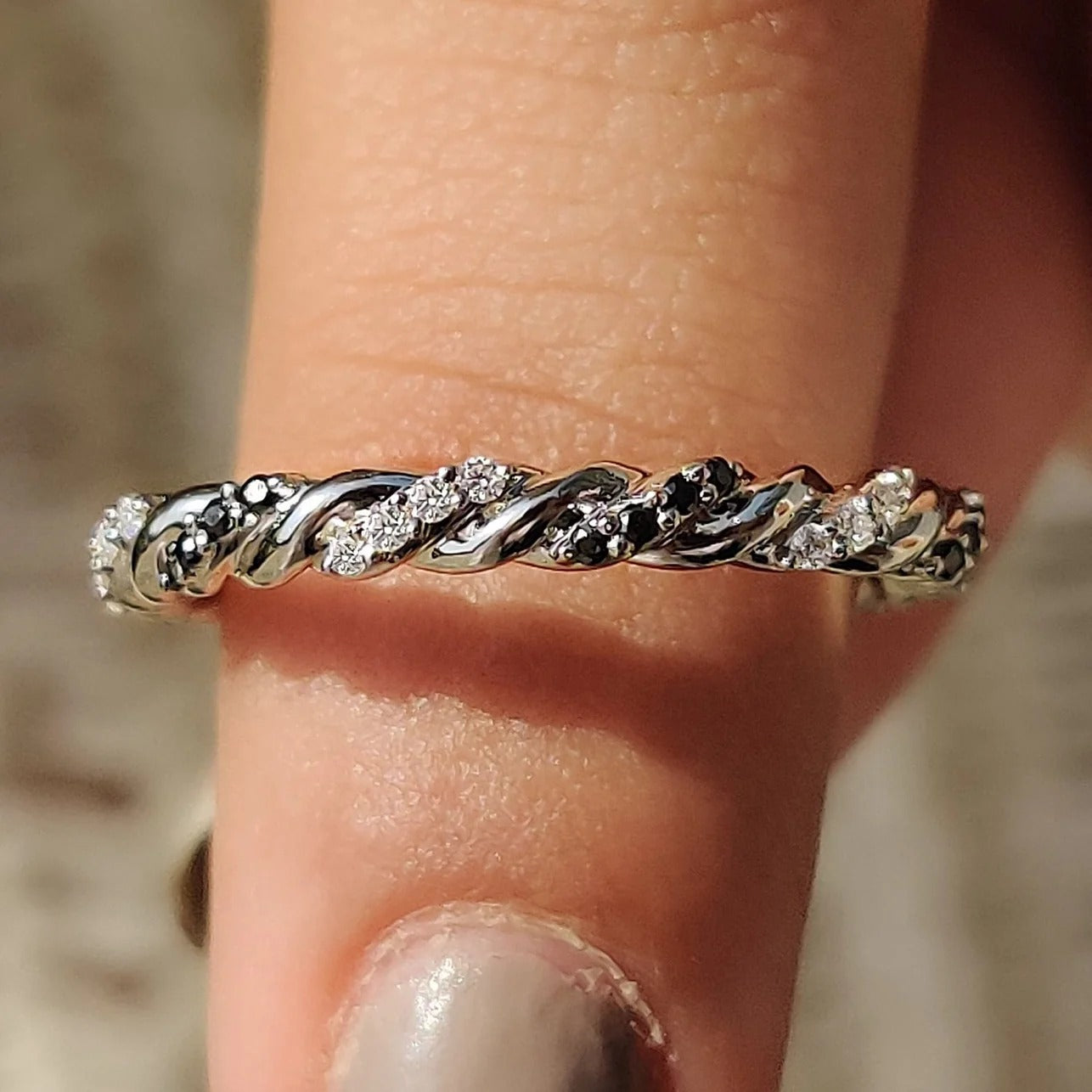 Moissanite Diamond Twisted Rope Band Elegant Stackable Wedding Ring