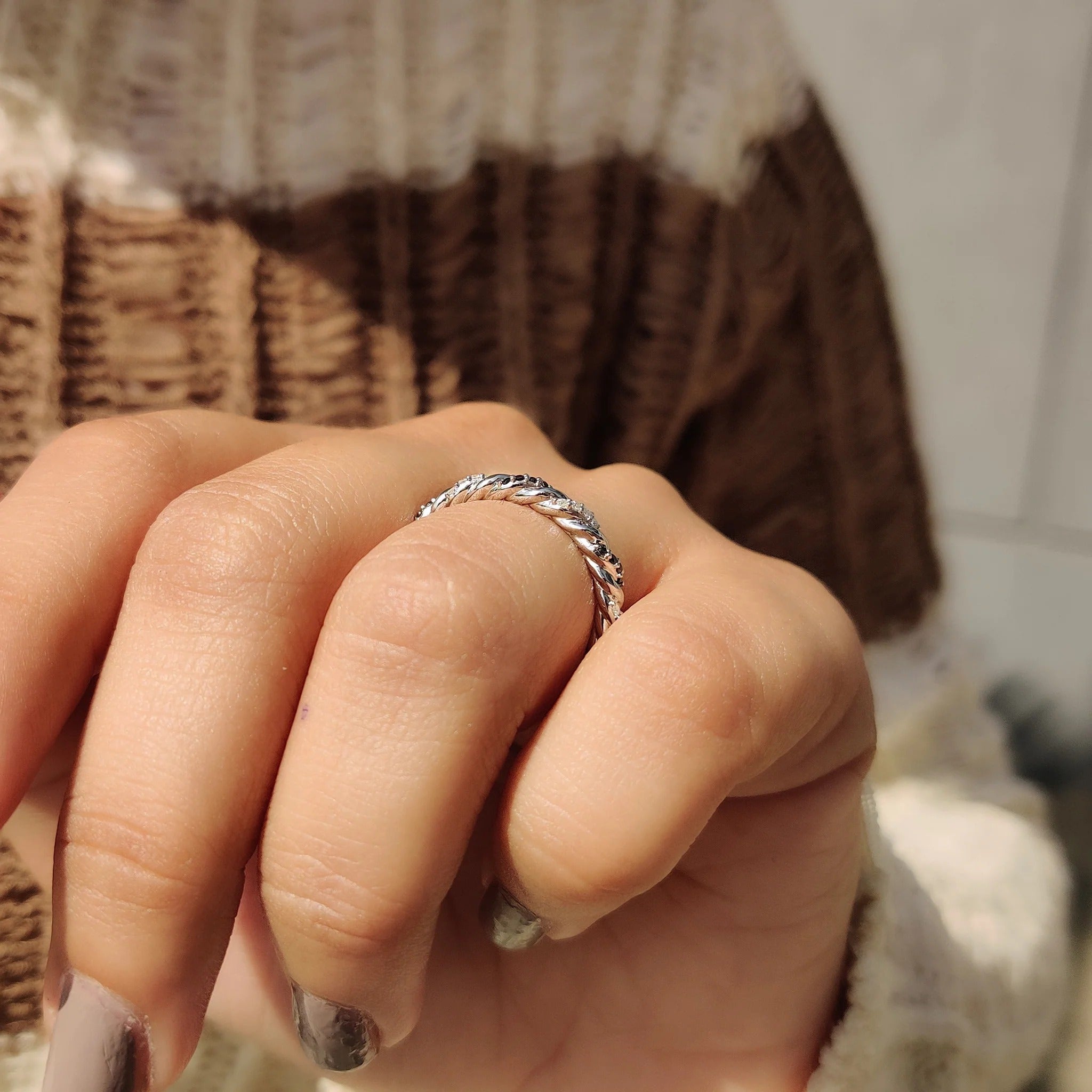 Moissanite Diamond Twisted Rope Band Elegant Stackable Wedding Ring