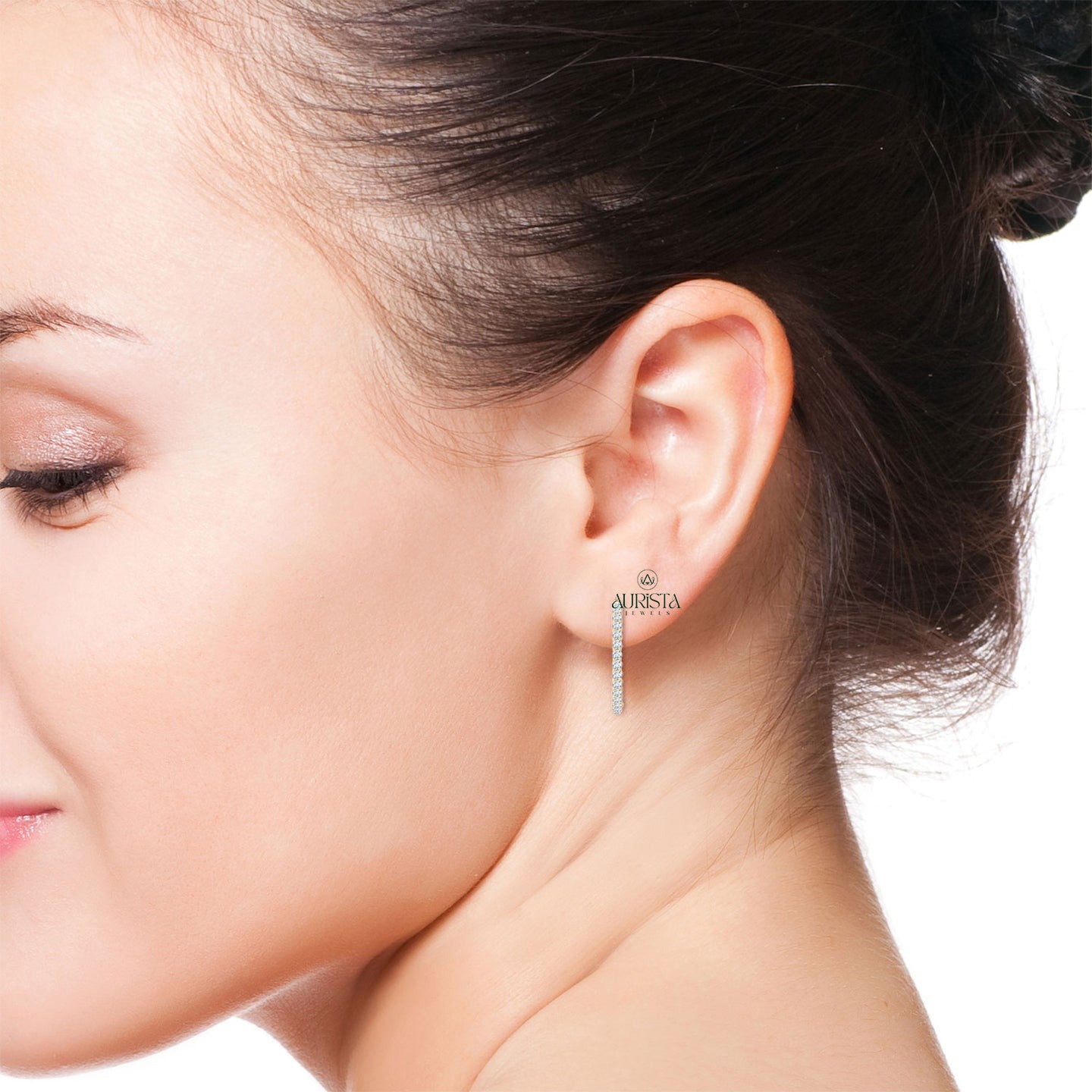 Trendy Earrings with Elegant Diamond