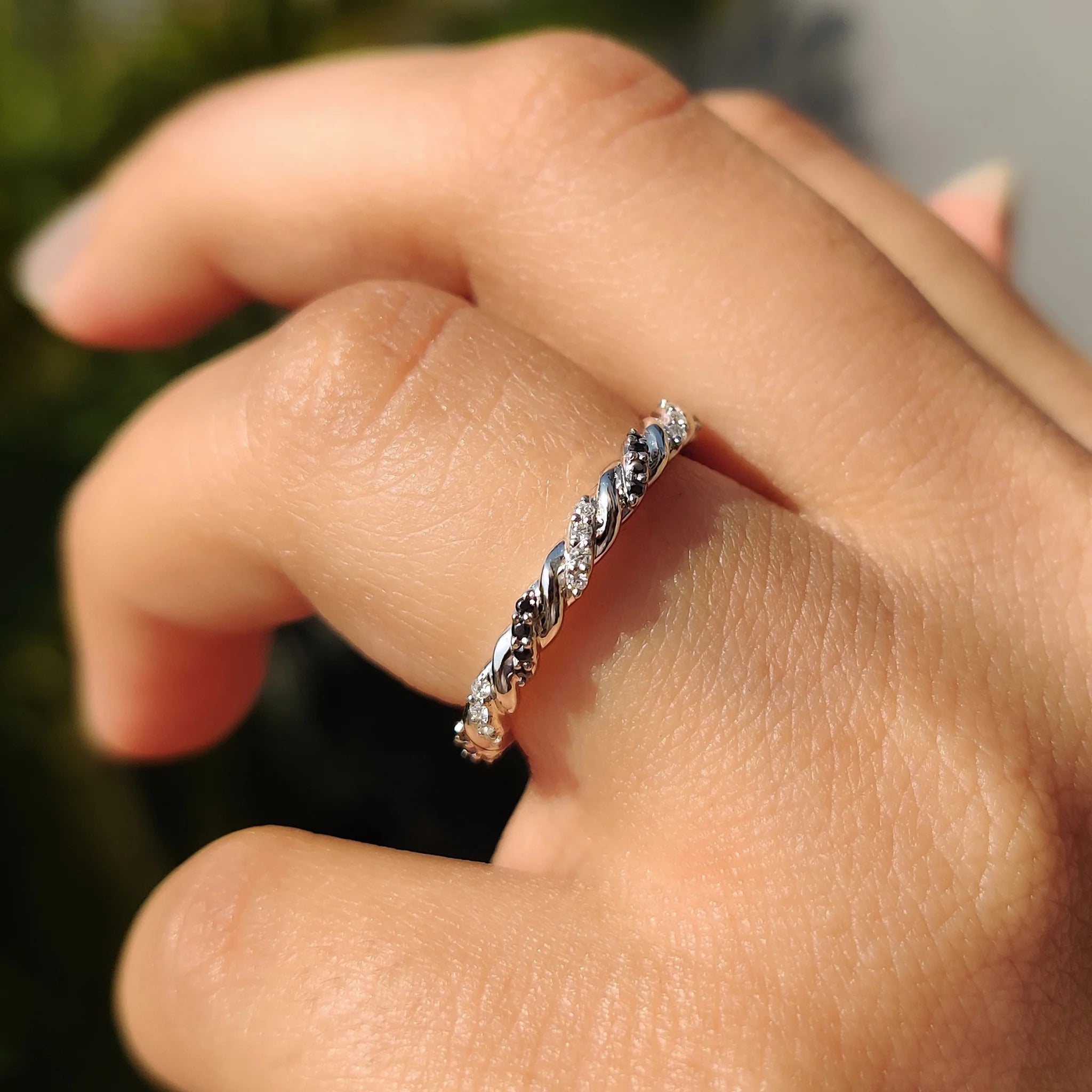 Moissanite Diamond Twisted Rope Band Elegant Stackable Wedding Ring